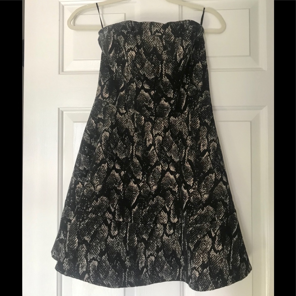 Women’s snake skin print party dress